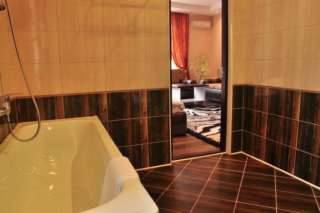 צ'יסינאו Imperial Hotel מראה חיצוני תמונה